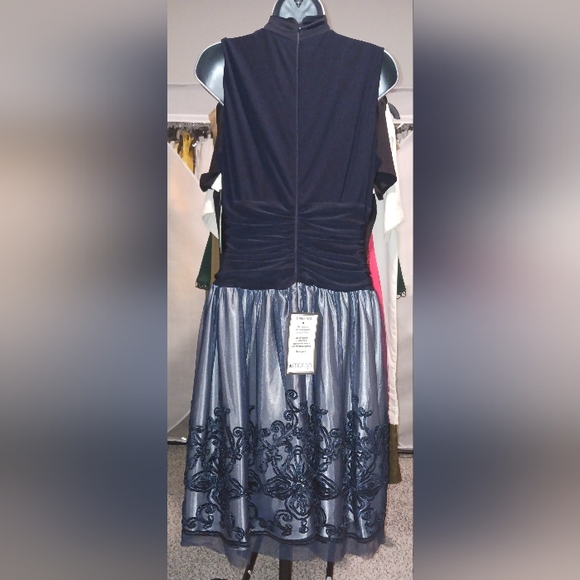 Navy Blue Eelvening Dress - Picture 2 of 4